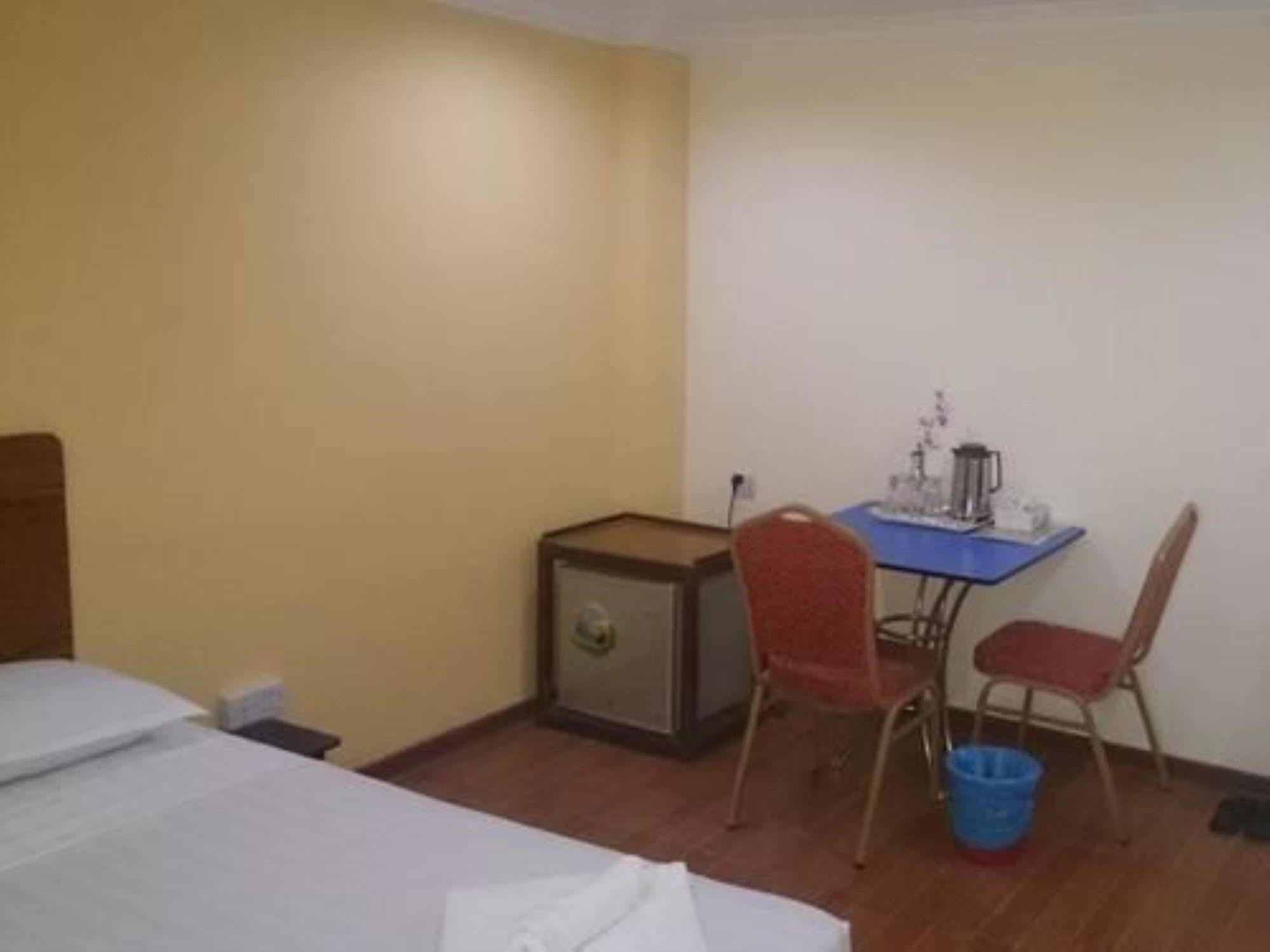 Hotel Silver Moon Yangon