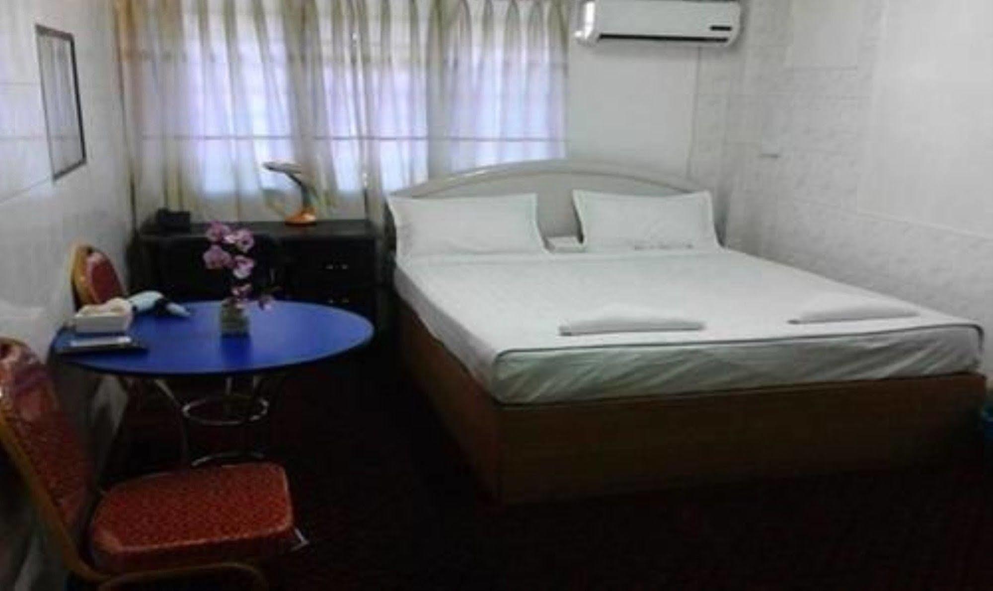Silver Moon Hotel *